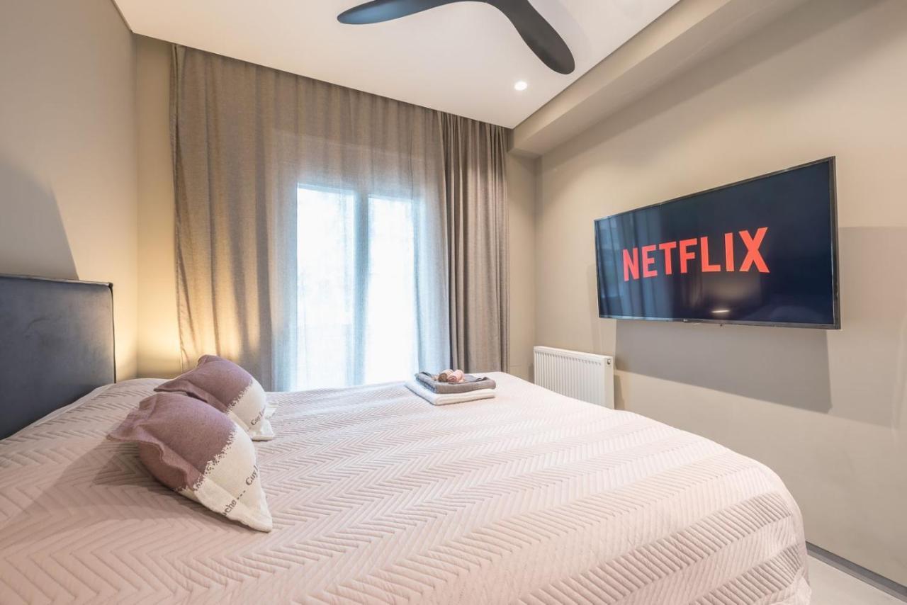Ionia Luxury Suites B Athena Bagian luar foto