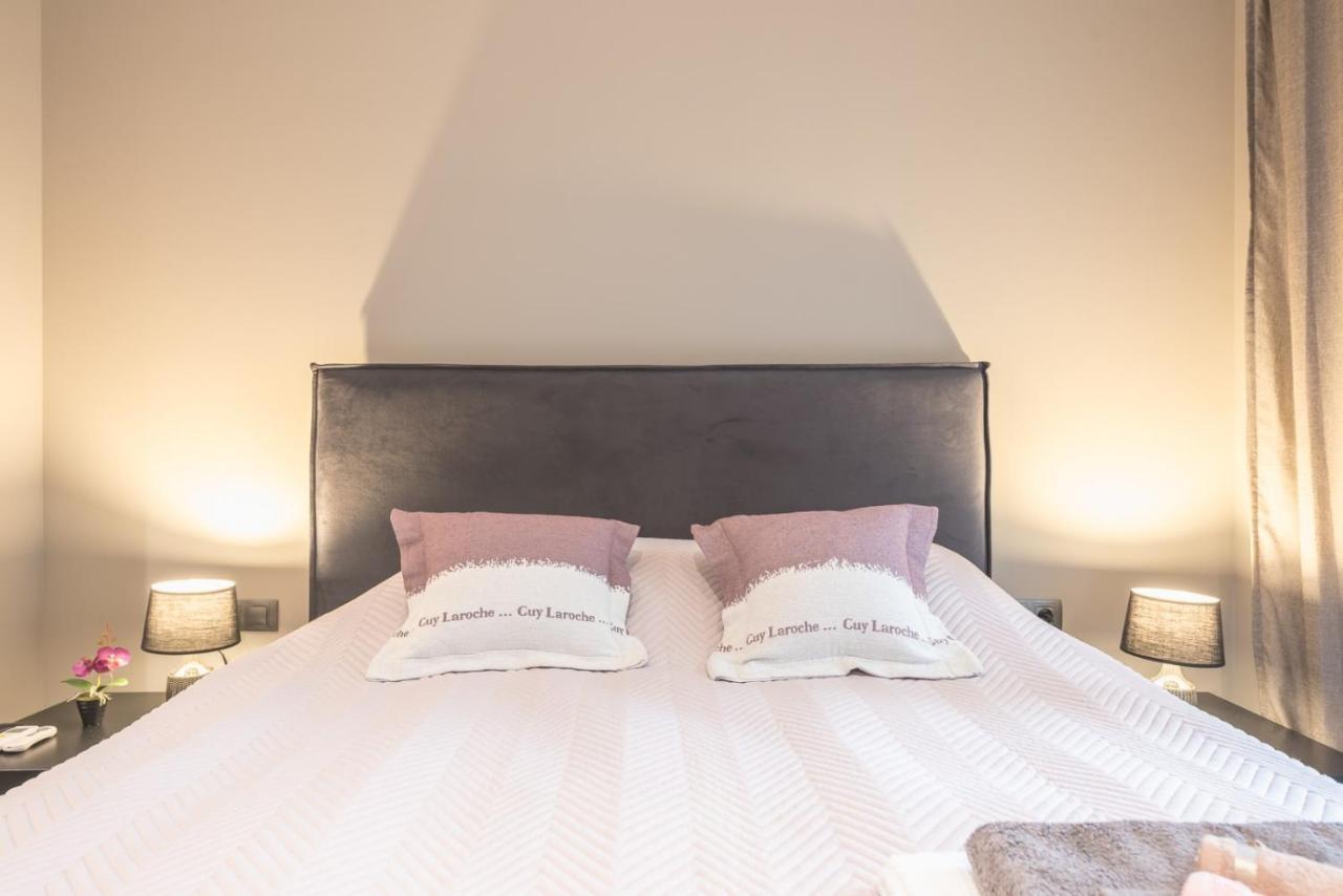 Ionia Luxury Suites B Athena Bagian luar foto