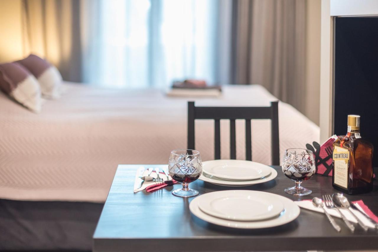 Ionia Luxury Suites B Athena Bagian luar foto