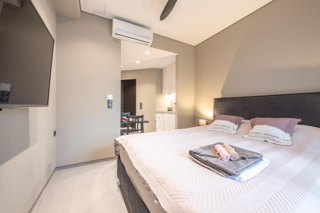 Ionia Luxury Suites B Athena Bagian luar foto